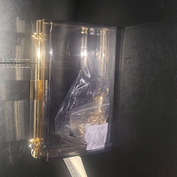 Purses - Picture 4 of 4